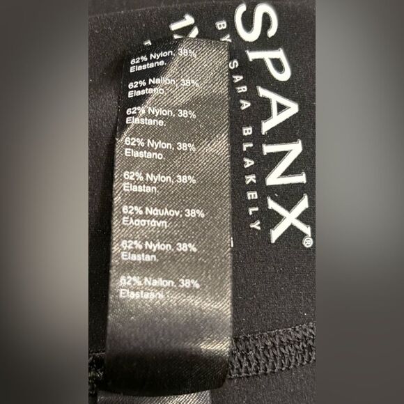 SPANX Every Wear Icon Leggings in Black - Picture 11 of 16